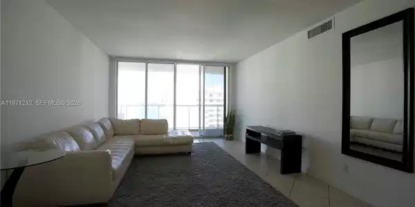 5600 Collins Ave