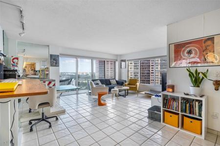 11111 Biscayne Blvd