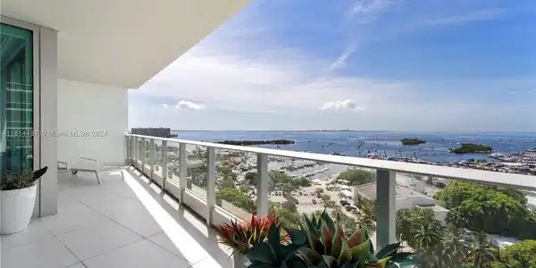 2627 S Bayshore Dr