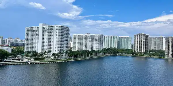 18081 Biscayne Blvd