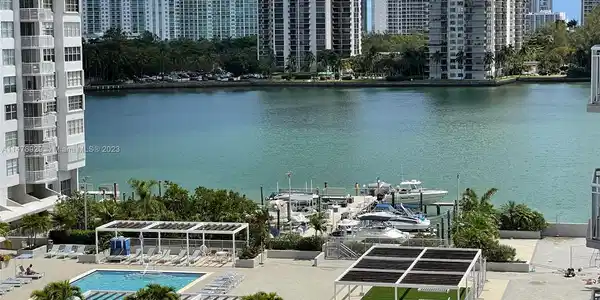 18021 Biscayne Blvd