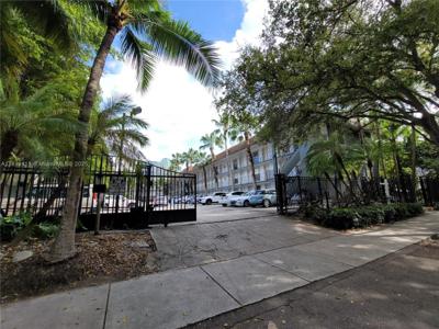 3245 Virginia St