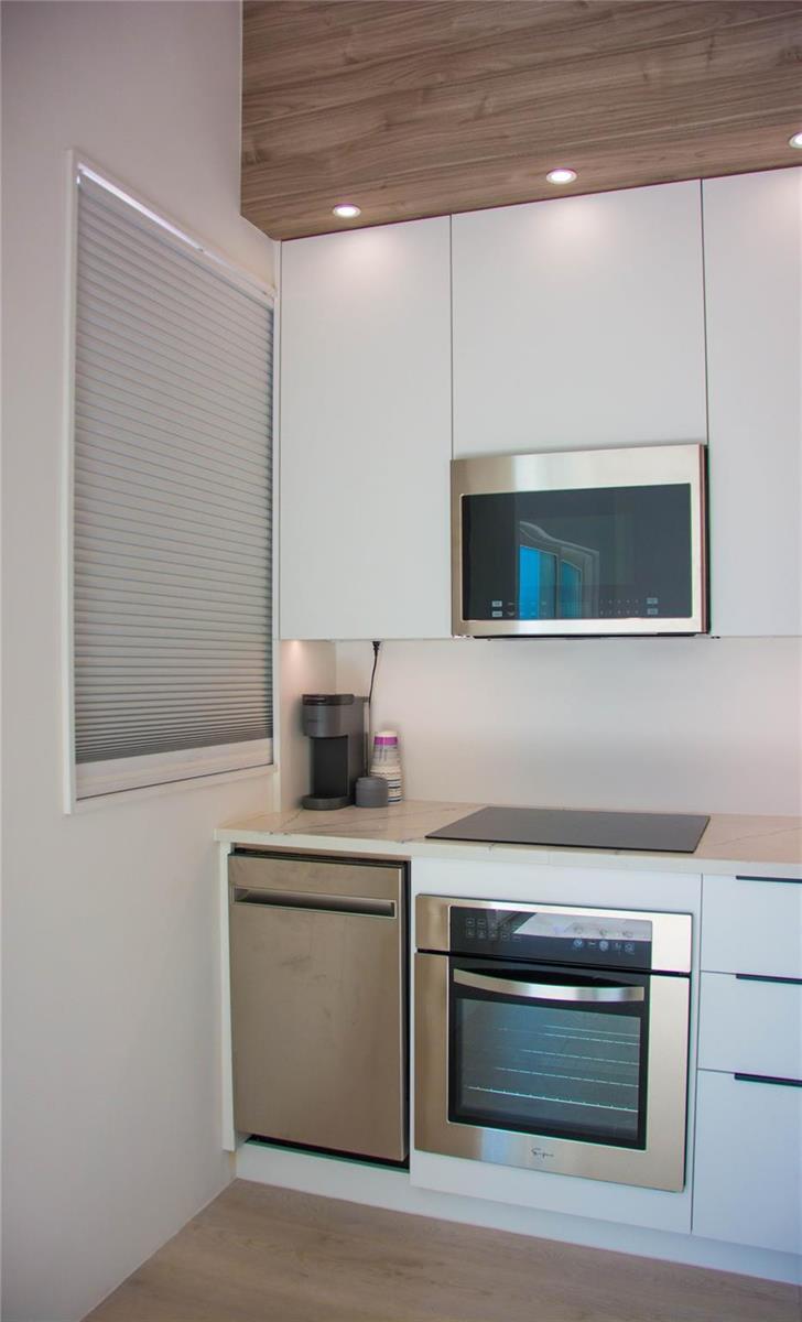 Image 3: Photo 3