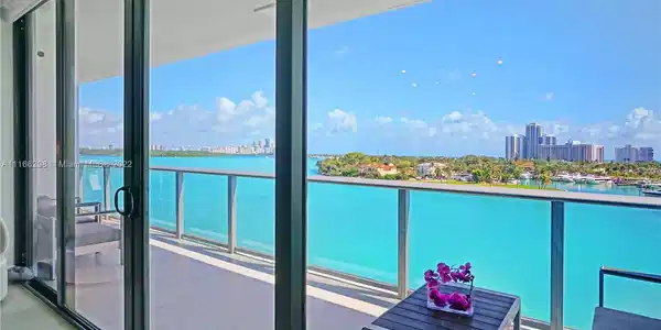 10201 E BAY HARBOUR