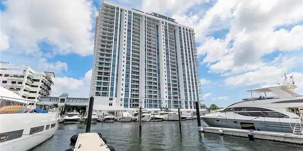 17301 Biscayne Blvd