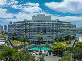 900 Bay Dr Unit 211