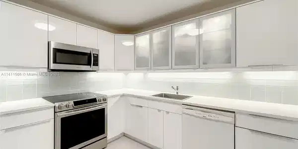2750 NE 183rd St Unit 1106
