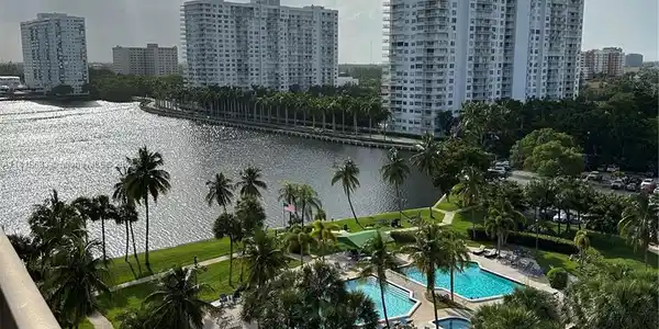 18151 NE 31st Ct Unit 1004