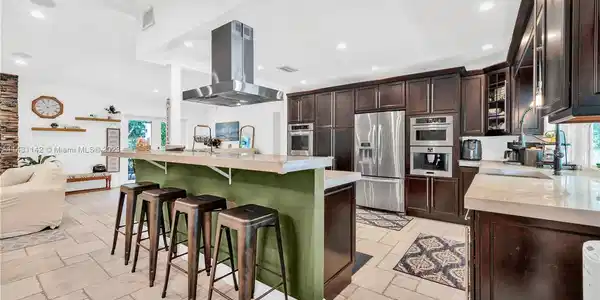 7215 SW 105th Ter