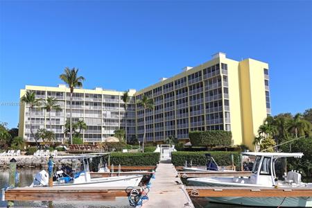 200 Harborview Dr