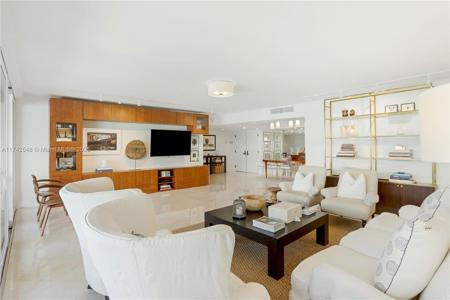 3 Grove Isle Dr