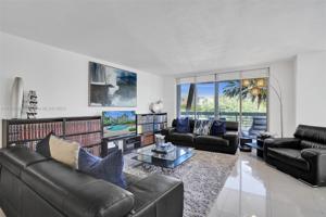 3500 Mystic Pointe Dr Unit 308