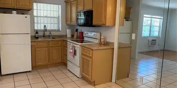 1755 NE 116th Rd Unit 14