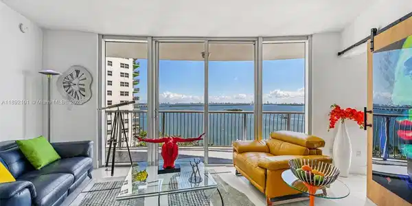1750 N Bayshore Dr