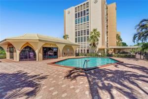 1627 NE Riverview Rd Unit 615