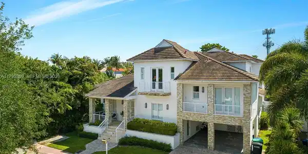689 Glenridge Rd