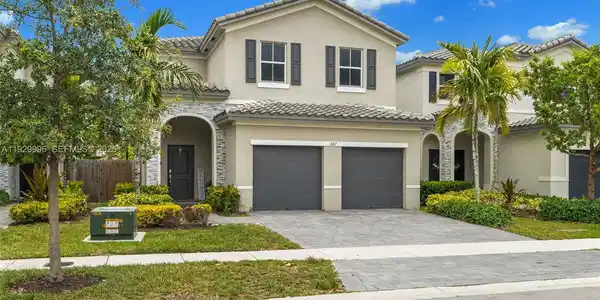 1387 SE 26th Ter