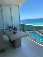 15901 Collins Ave Unit 707