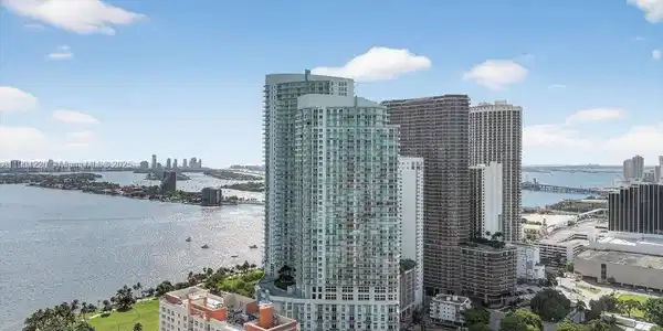 1900 N Bayshore Dr
