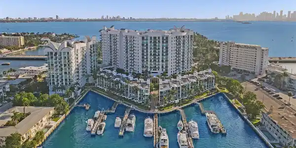 7918 Harbor Island Dr