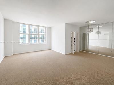 4747 Collins Ave