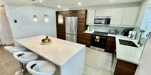 2750 NE 183rd St Unit 2008