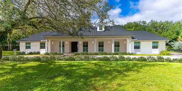 10400 Lakeside Dr