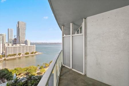 1900 N Bayshore Dr