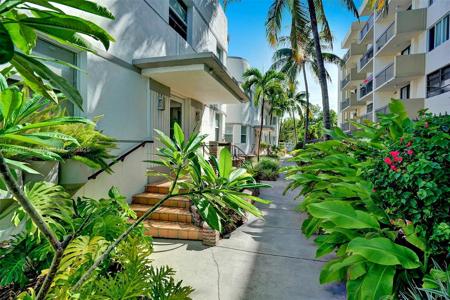 6911 Bay Dr