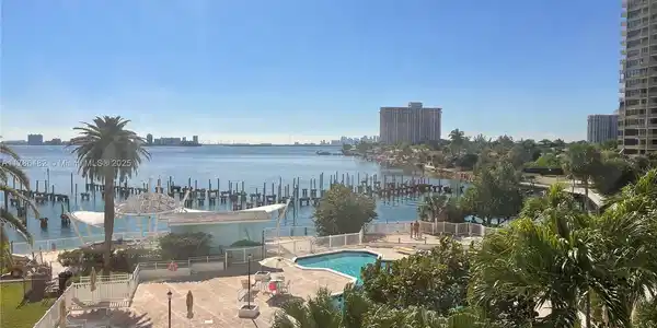 11111 Biscayne Blvd