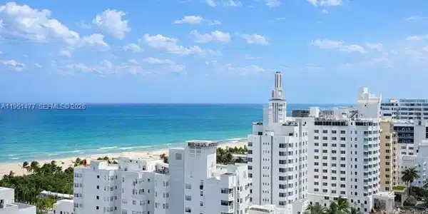 1800 Collins Ave