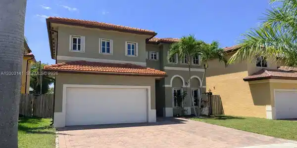 1350 NE 42nd Ave