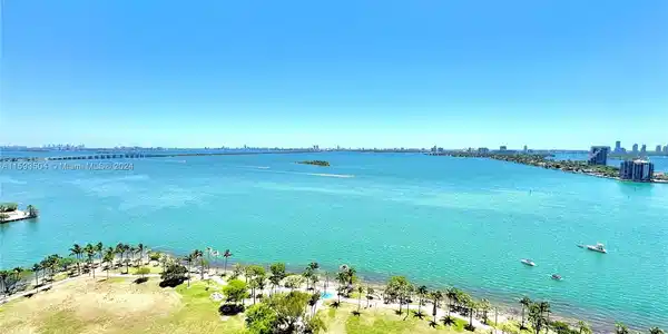 1800 N Bayshore Dr