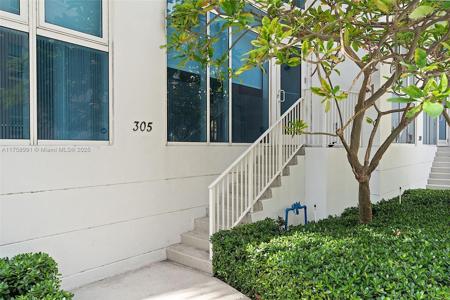 2020 N Bayshore Dr
