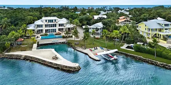 82768 Overseas Highway