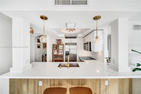 1040 10th St