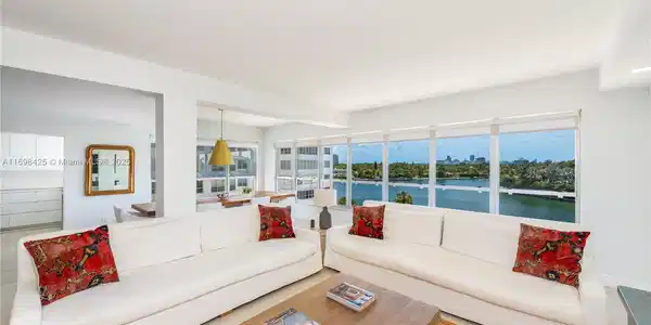 9102 W Bay Harbor Dr