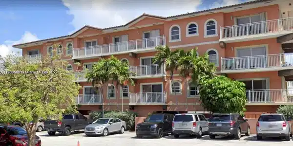 9008 Collins Ave Unit 201