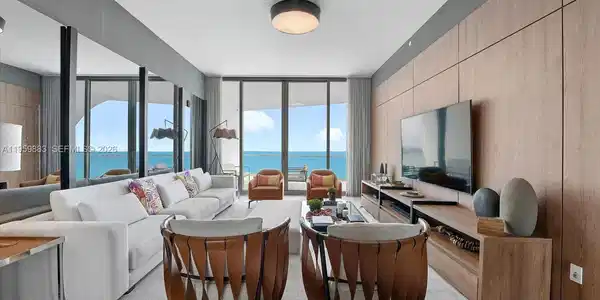 16901 Collins Ave