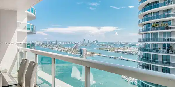 1800 N Bayshore Dr