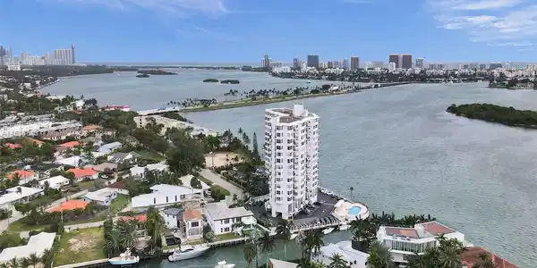 11930 N Bayshore Dr