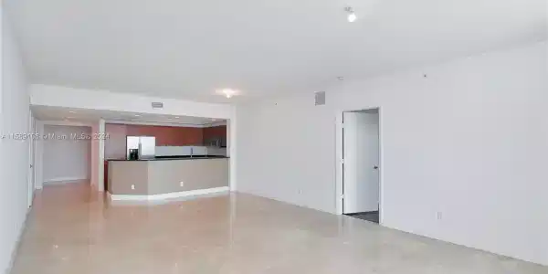 14951 Royal Oaks Ln