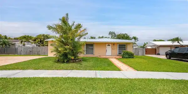 9411 SW 185th Ter