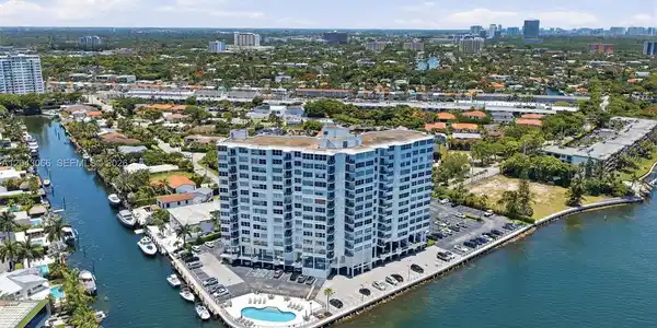 11930 N Bayshore Dr