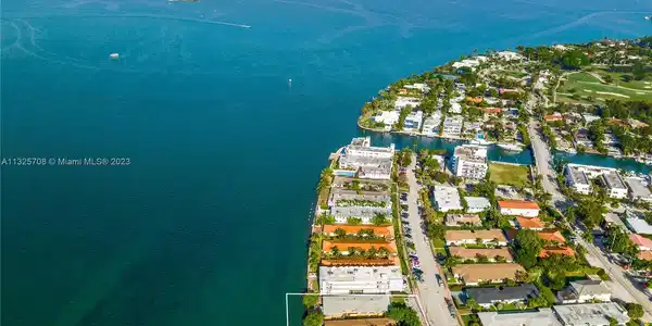2130 Bay Dr