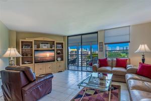 20400 W Country Club Dr Unit 811