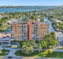 2450 NE 135th St Unit 506