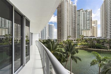 495 Brickell Ave