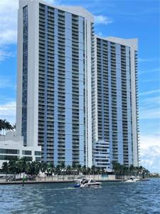 335 S Biscayne Blvd