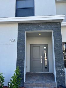 326 NE 1st Dr